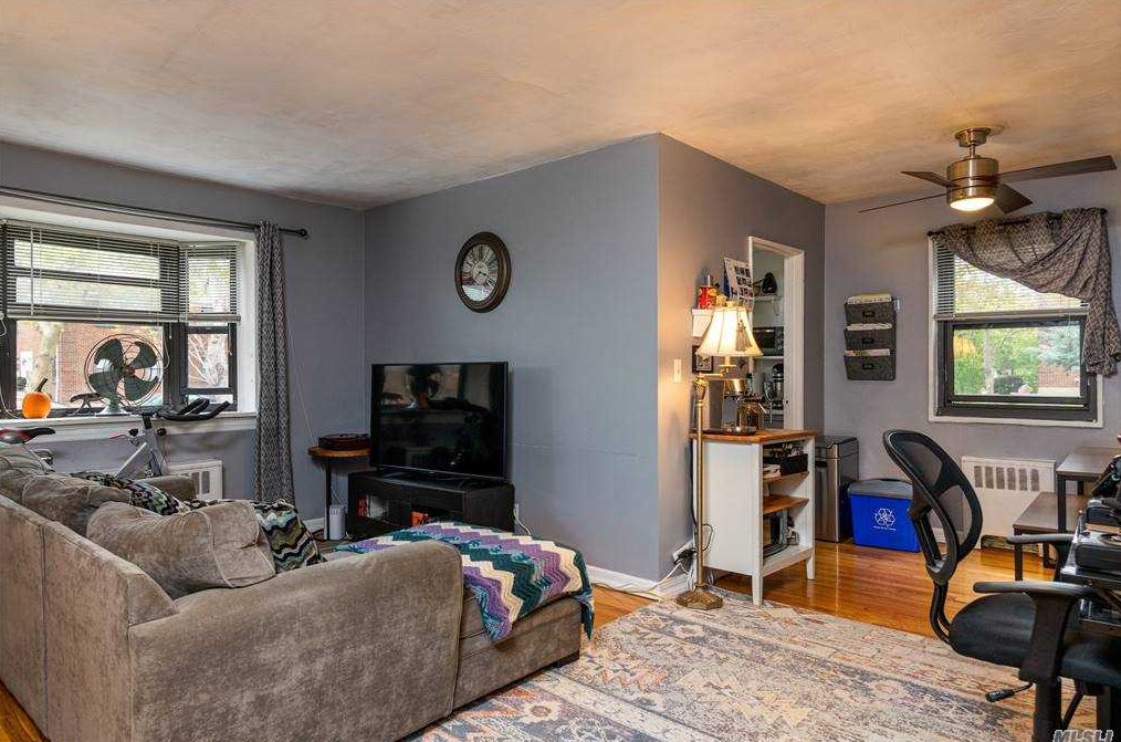 199-18 19th Ave, Flushing, NY 11357-3030