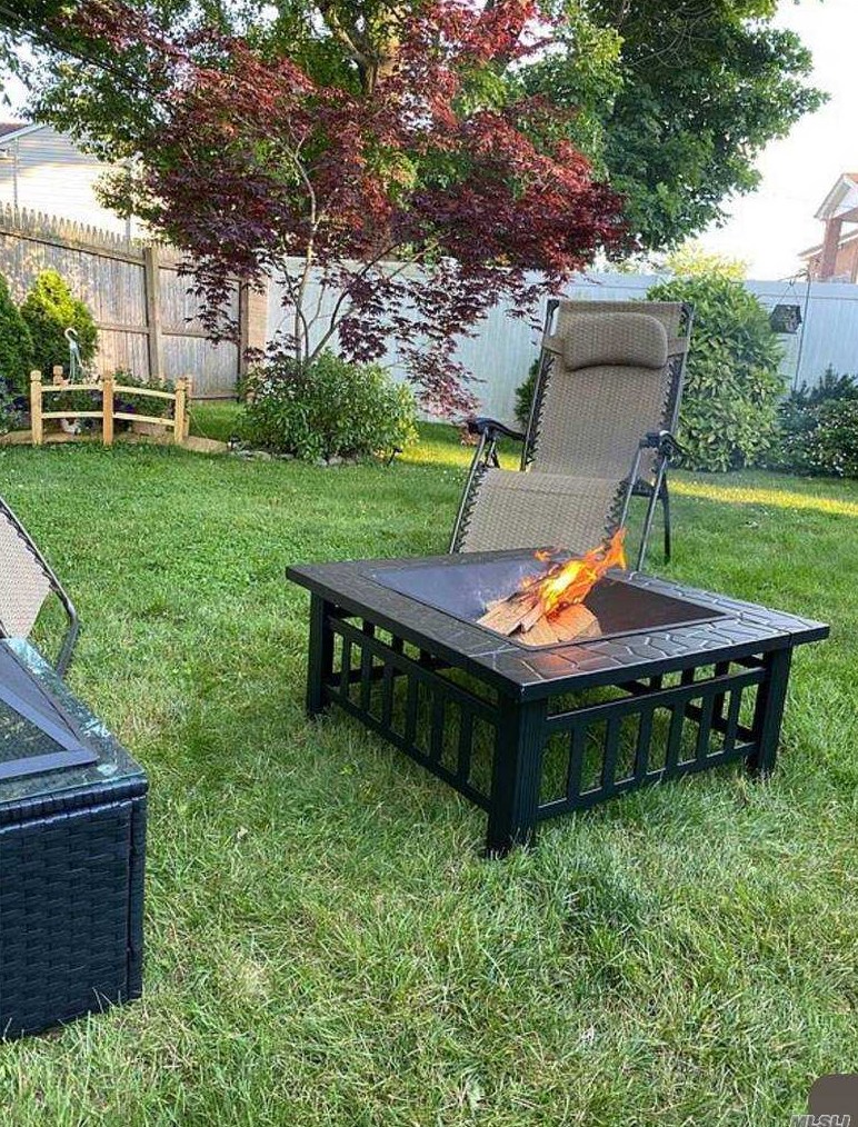 23 Kingfisher Rd, Plainedge, NY 11756-2129
