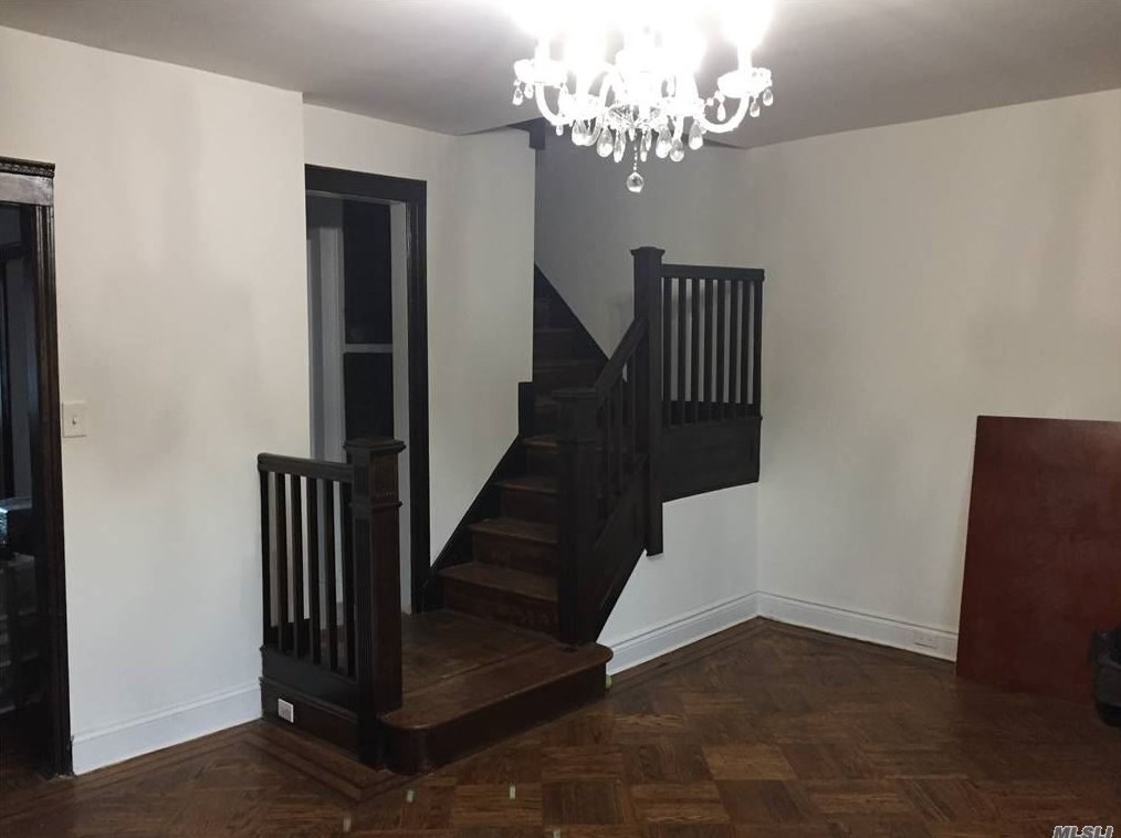 47-09 188th St, Flushing, NY 11358-3817