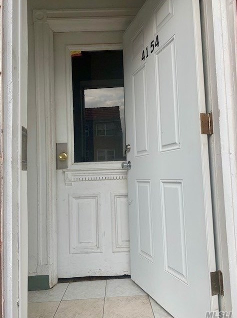 41-54 54th St, Flushing, NY 11377-1528