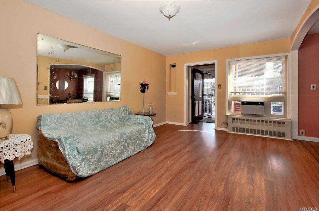 48-23 54th Ave, Flushing, NY 11378-1012