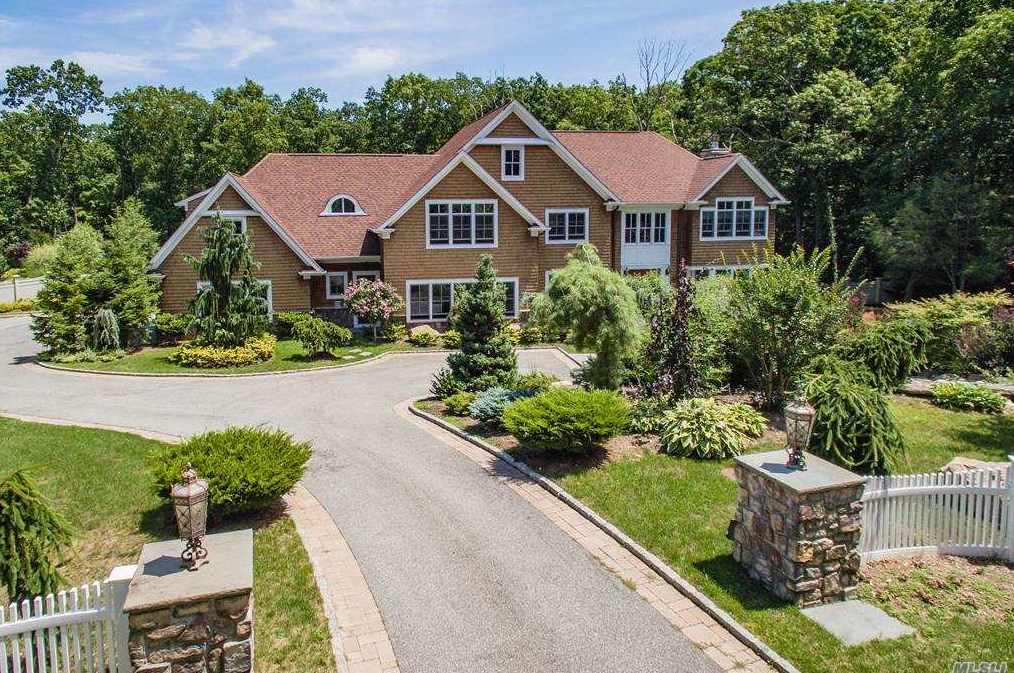 4 The Cmns, Cold Spring Harbor, NY 11724-2421