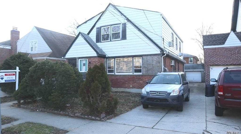 42-20 203rd St, Flushing, NY 11361-2331