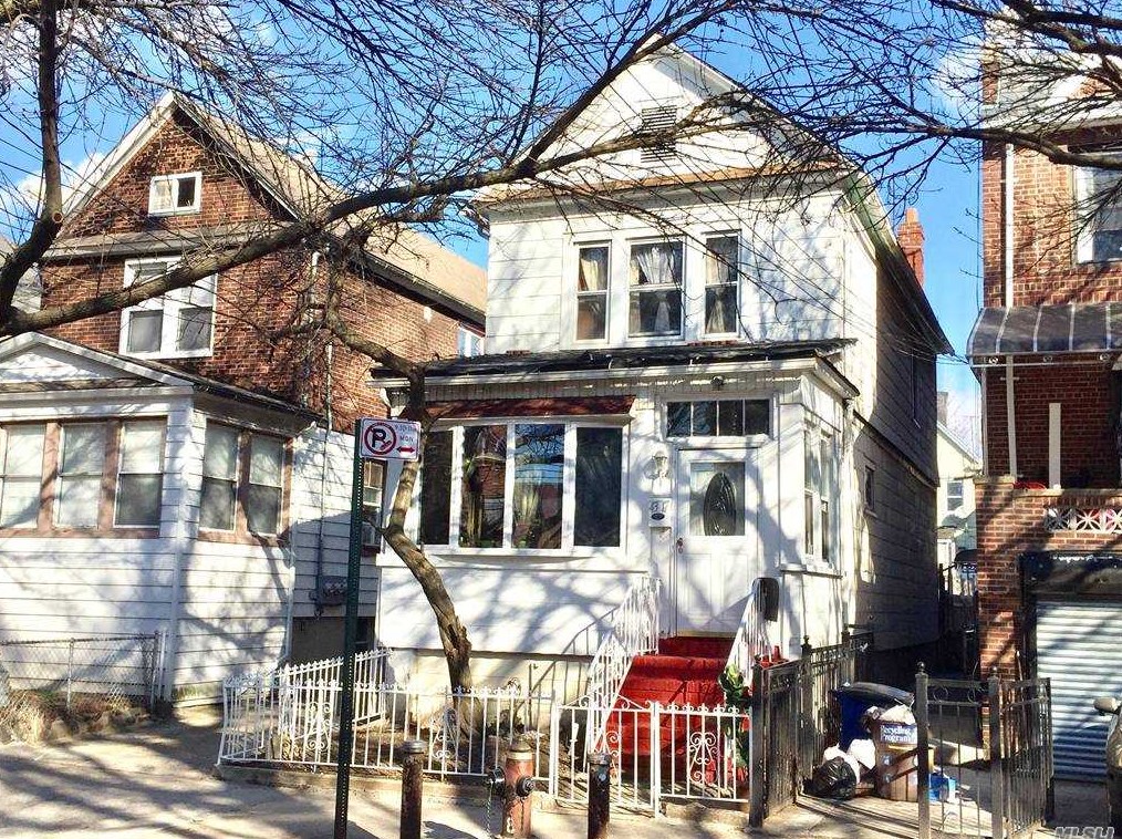 43-17 Forley St, Flushing, NY 11373-1426