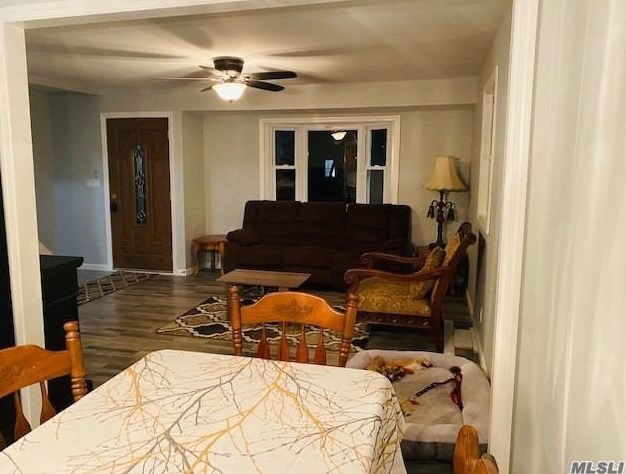 2808 Eagle Ave, Gordon Heights, NY 11763-1930
