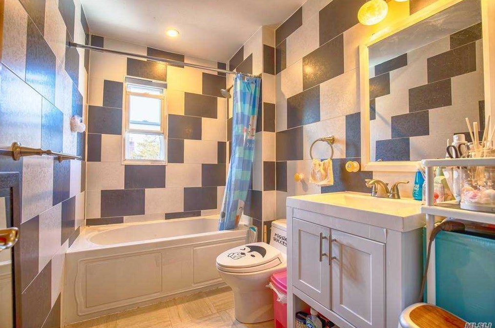 67-24 214th St, Flushing NY exterior