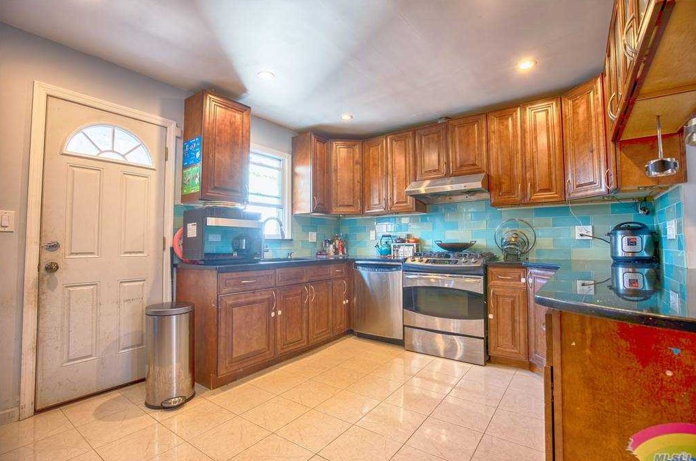 67-24 214th St, Flushing NY exterior