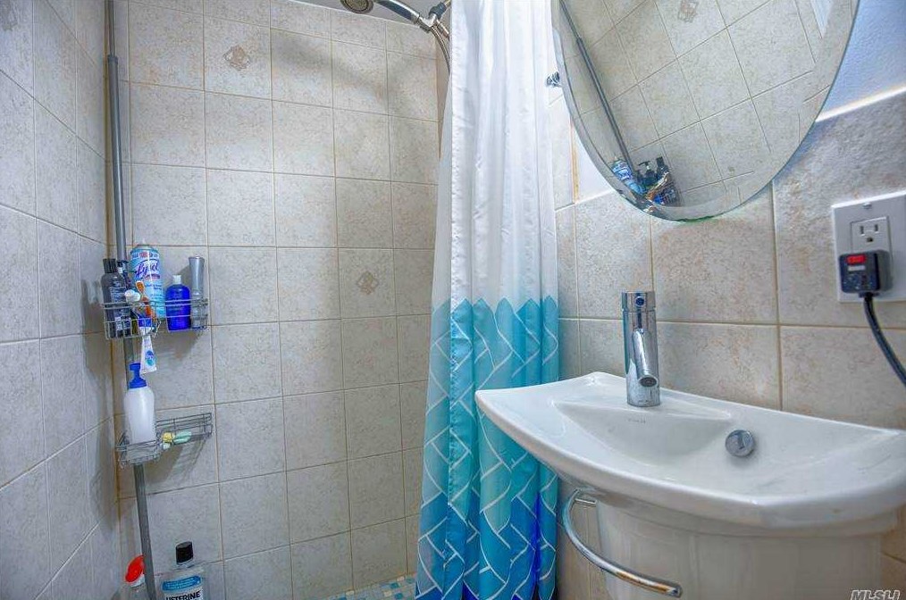 67-24 214th St, Flushing NY exterior