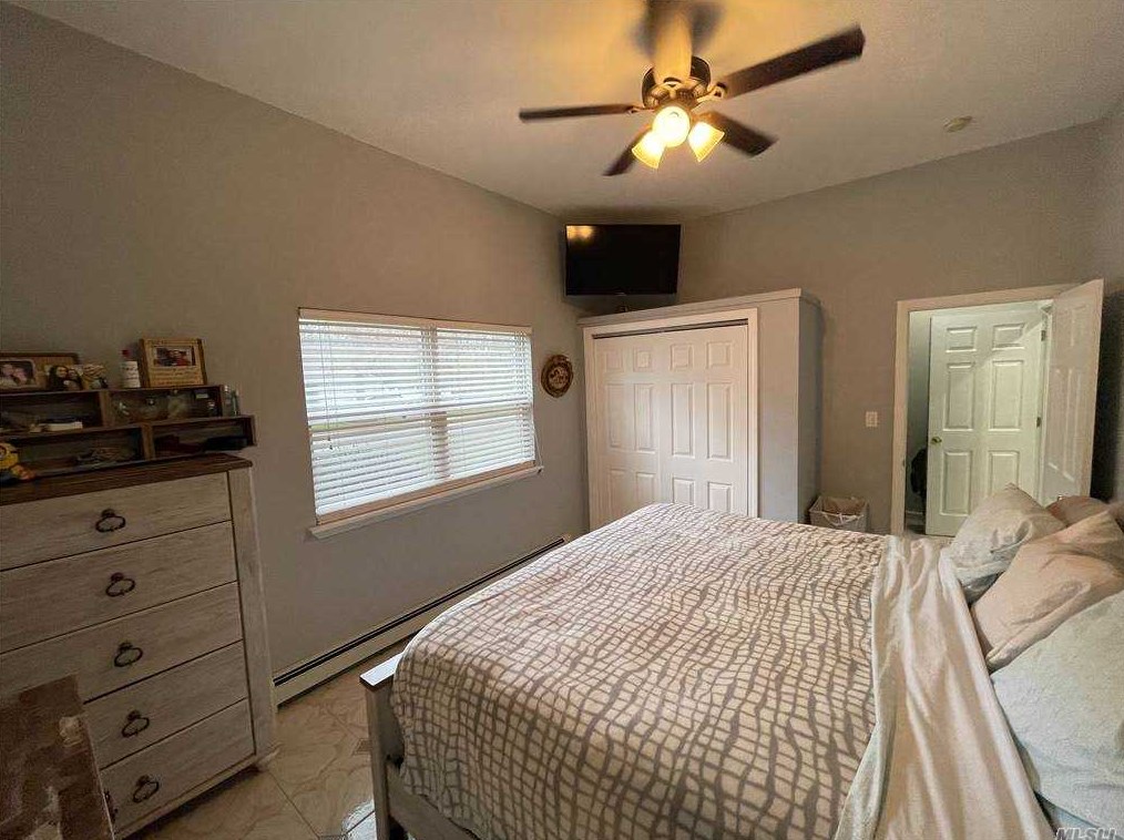 6 Jamie St, Panamoka NY  11961-3120 exterior