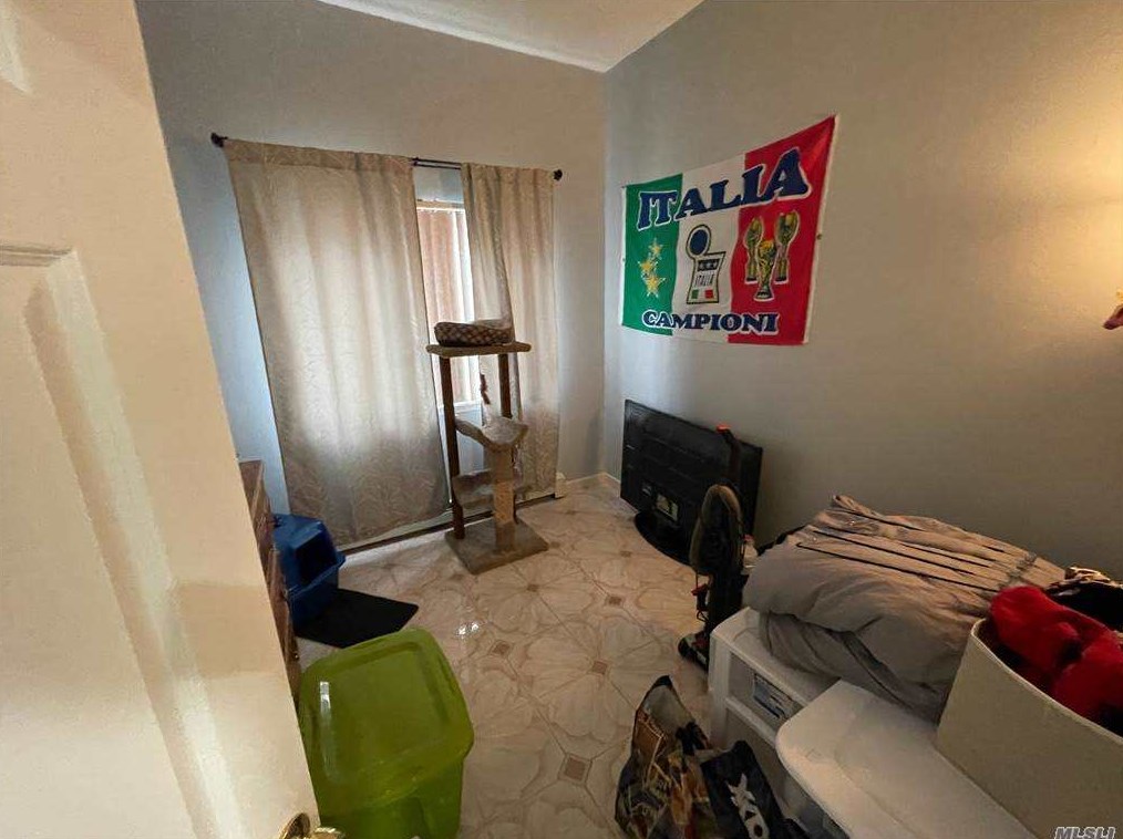 6 Jamie St, Panamoka NY  11961-3120 exterior