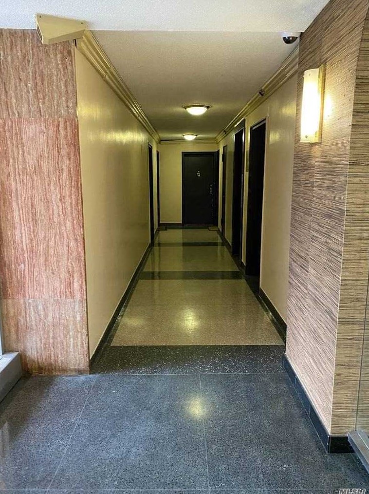 75-25 210th St, Flushing NY  11364-2446 exterior