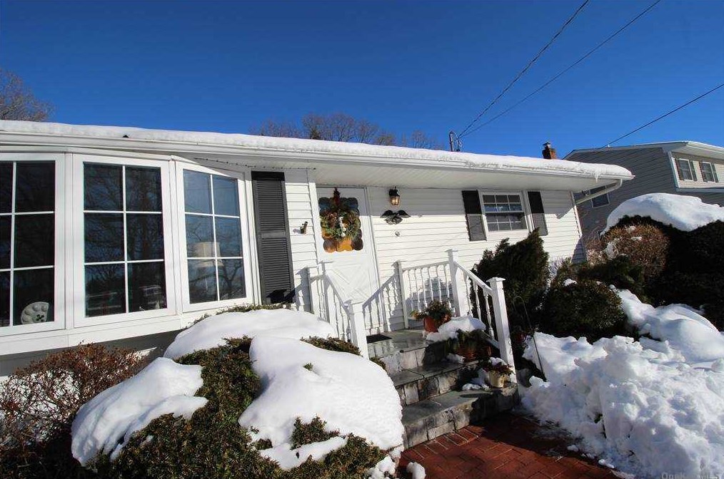 9 Woodbury Rd, Farmingville, NY 11738-2314