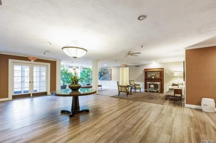 21 Chapel Pl #2h, Great Neck, NY 11021
