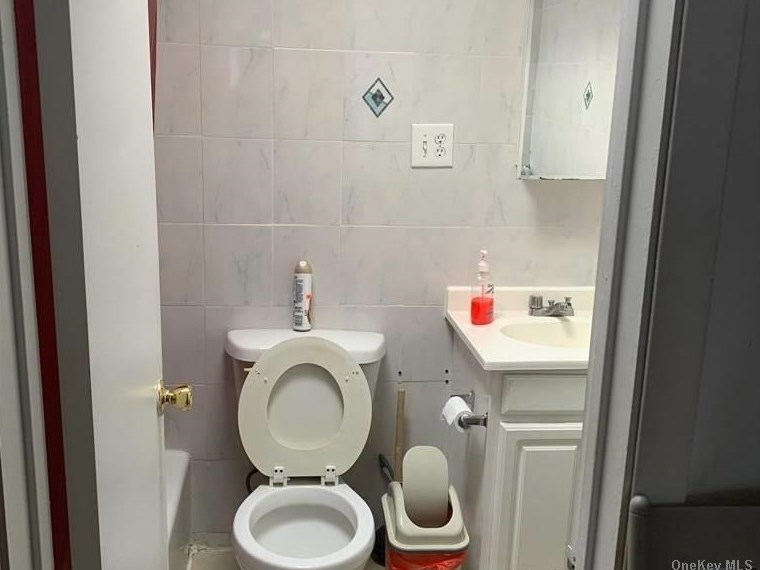 45-75 162nd St, Flushing, NY 11358-2042