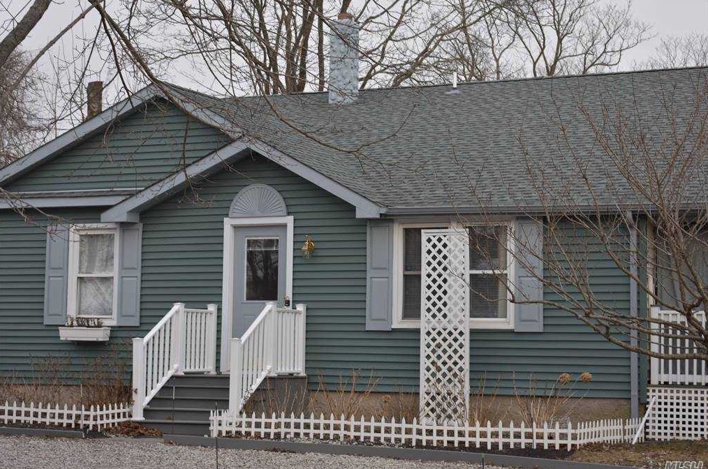 233 Orchard Rd, Canaan Lake, NY 11772-5586