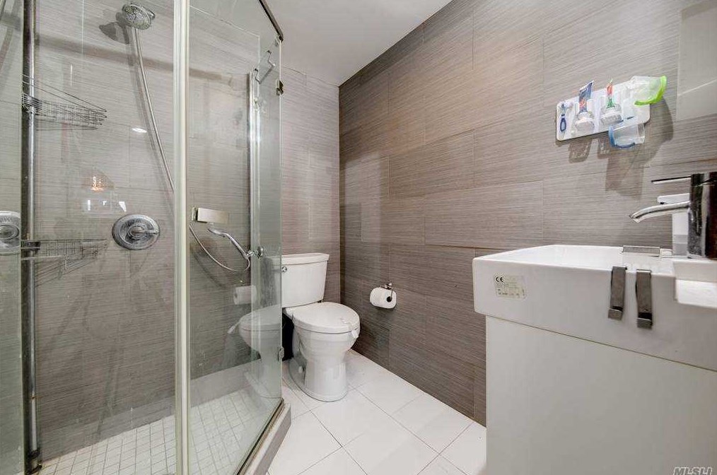 32-35 203rd St, Flushing NY exterior