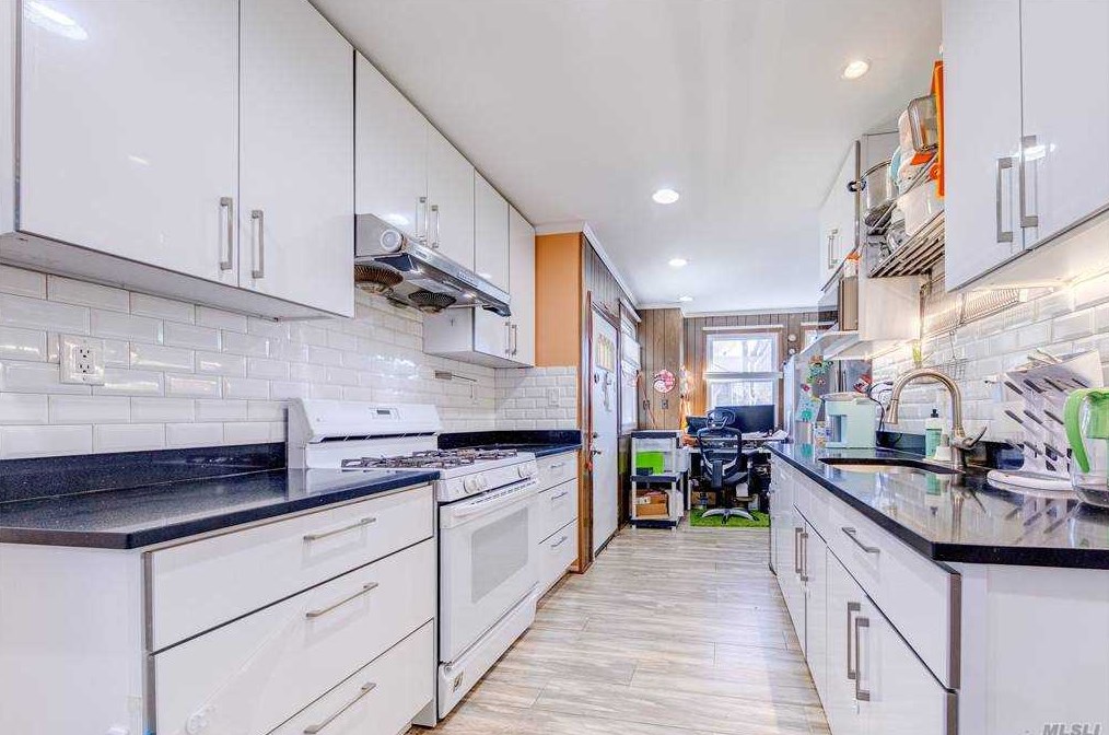 32-35 203rd St, Flushing NY exterior