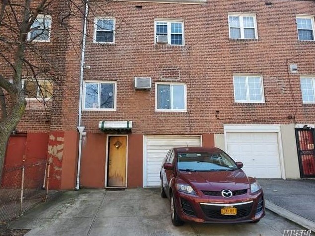 105-45 63rd Rd, Flushing, NY 11375-1947