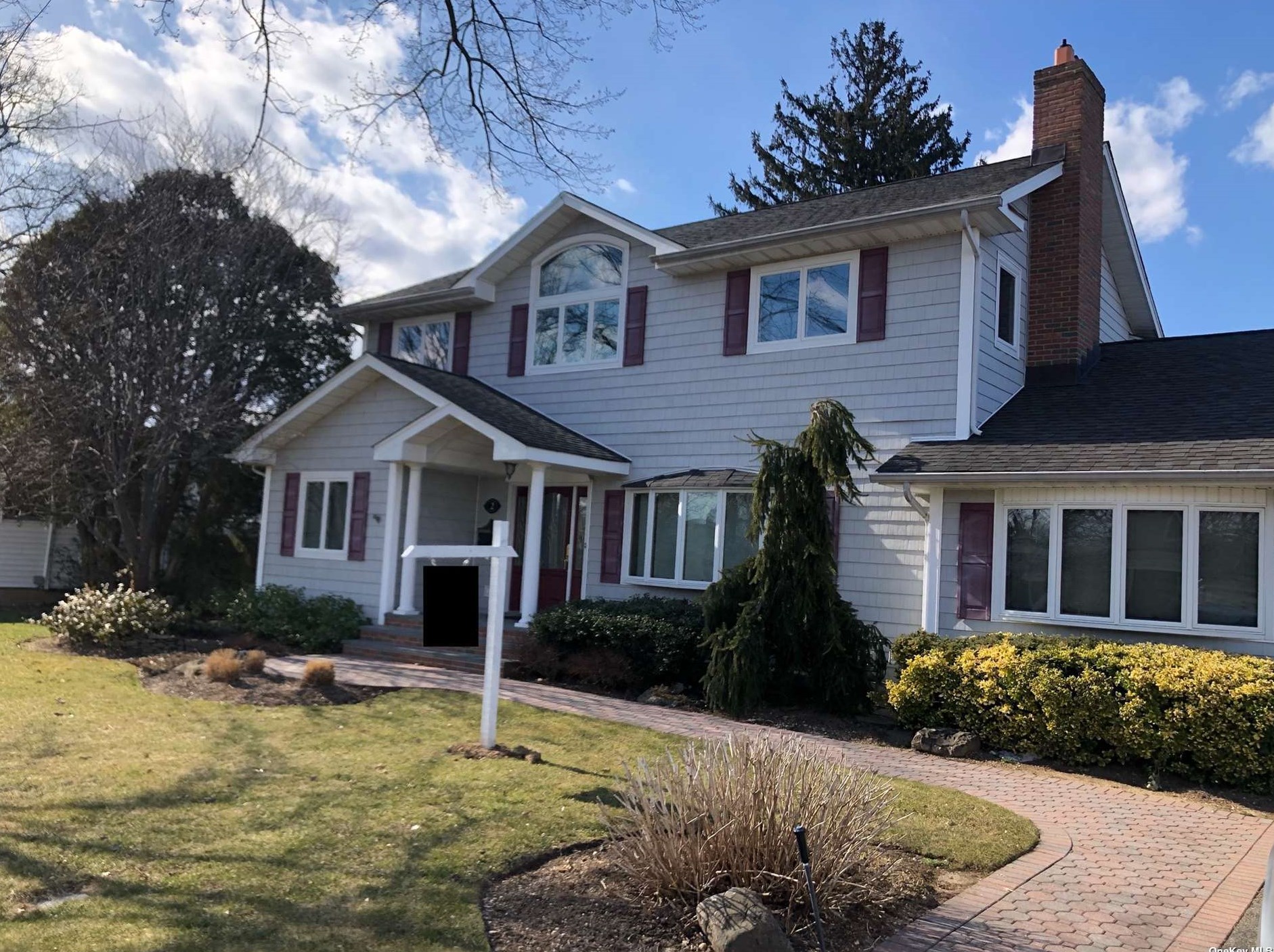 2 Laurel Ln, Syosset, NY 11791-2809