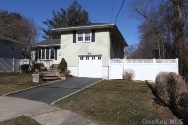 79 Cedar St, East Massapequa, NY 11758-4720