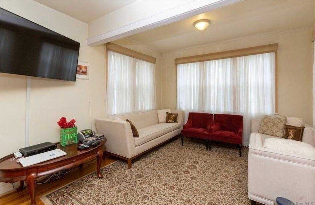90-60 184th Pl, Jamaica, NY 11423