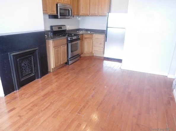 10-41 51st Ave #3 Fl, Long Island City, NY 11101