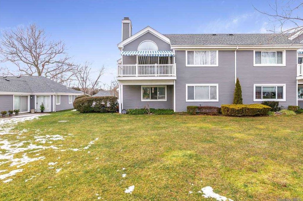 398 W Shore Ct, Moriches, NY 11955