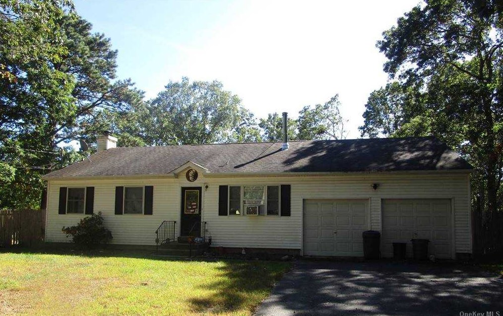 8 Conservation Circus, Panamoka, NY 11961