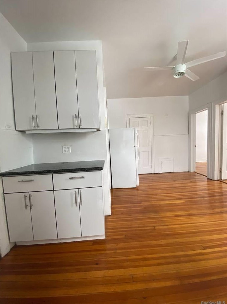8440 60th Dr #2, Flushing, NY 11379