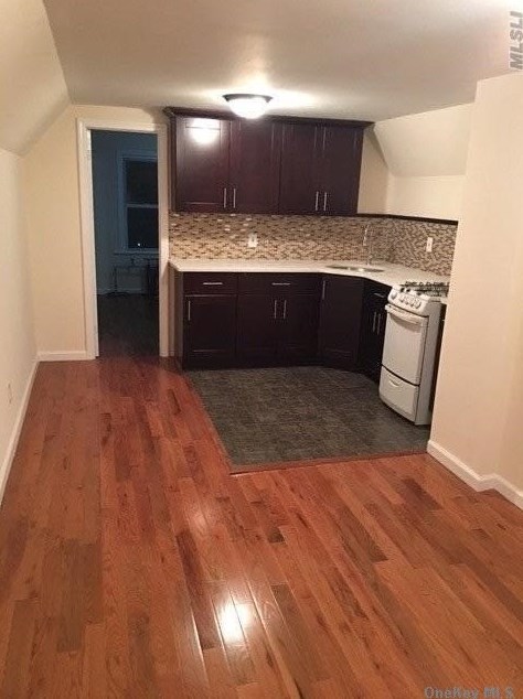 31-52 102nd St, Flushing NY  11369-2001 exterior