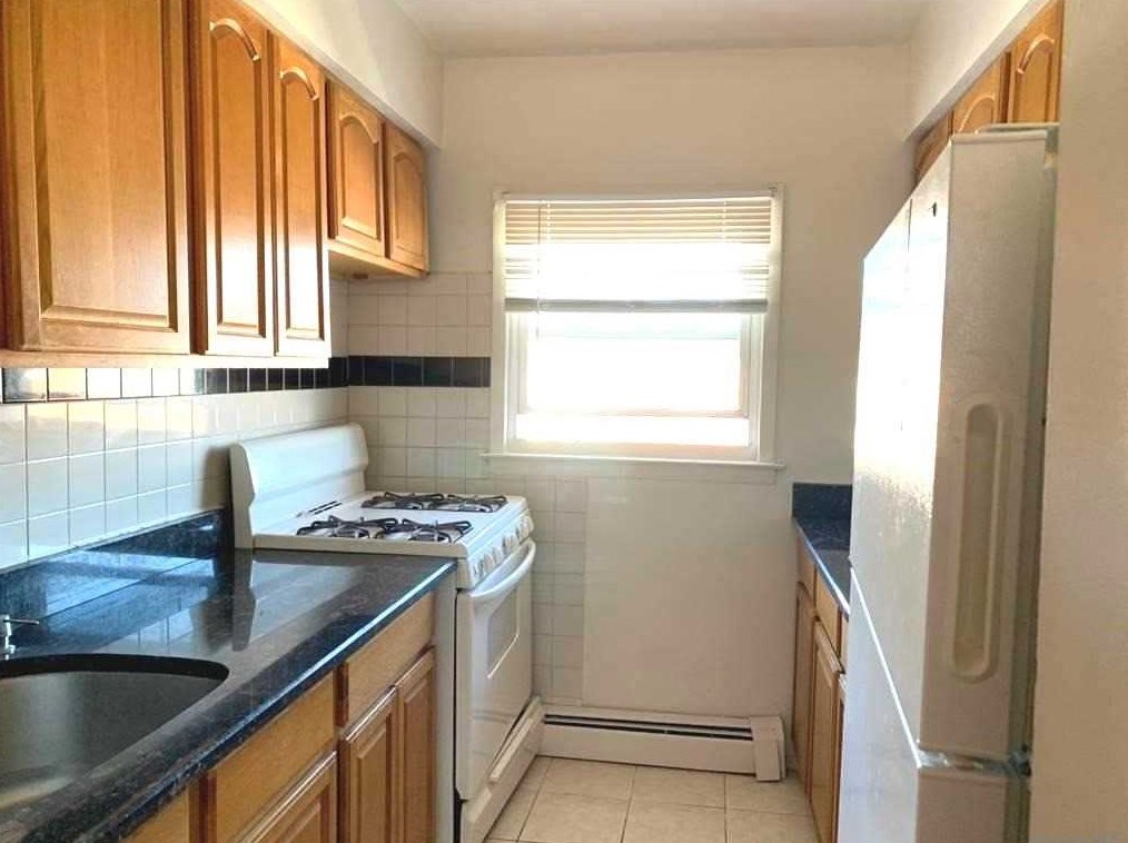 400 N Corona Ave #b 12, Valley Stream, NY 11580