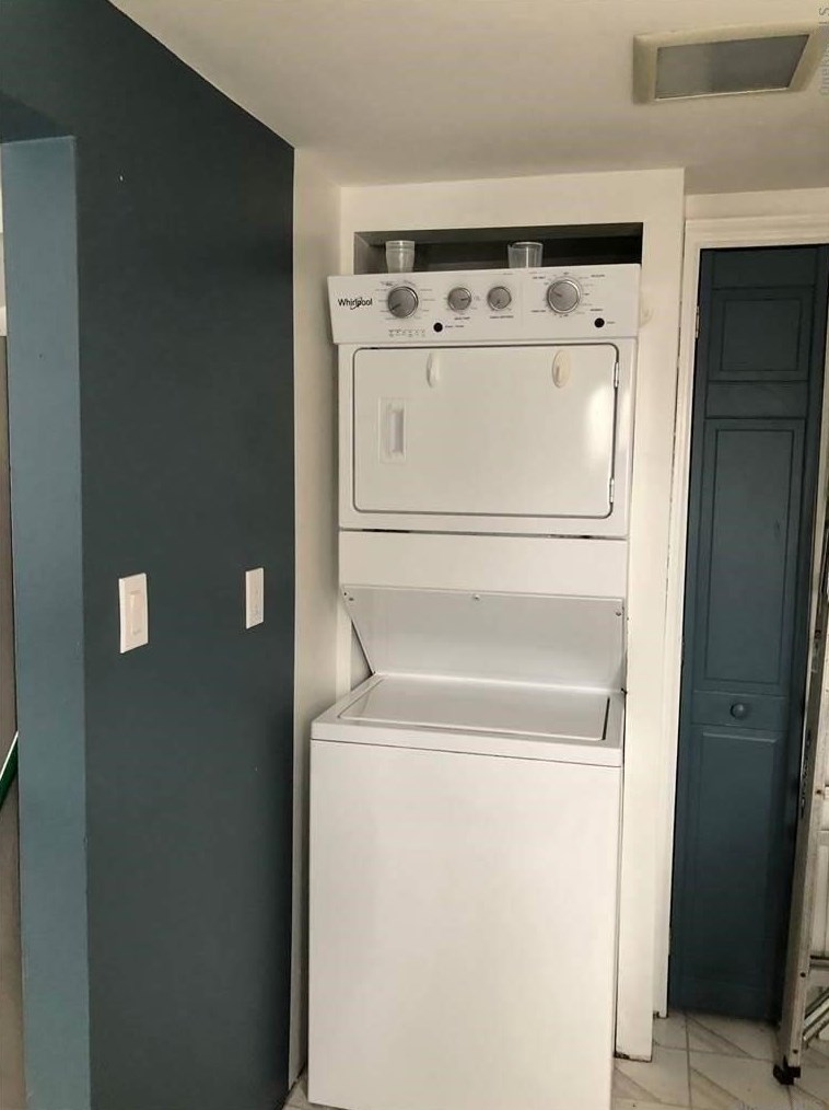 59 Adirondack Dr, Selden NY  11784-3234 exterior