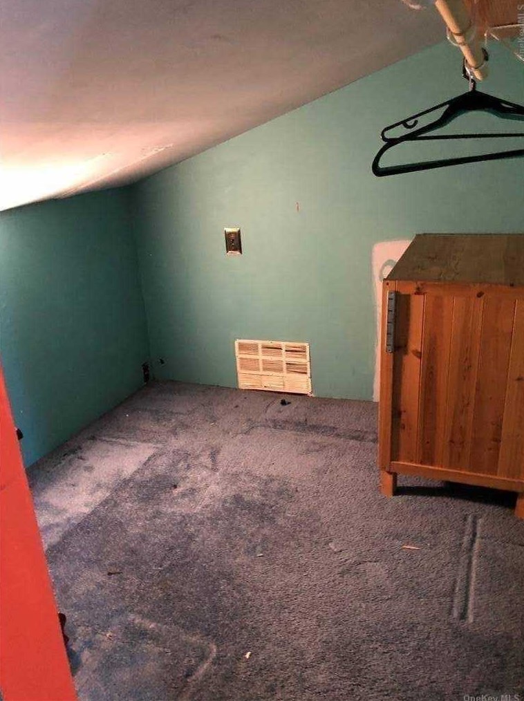 59 Adirondack Dr, Selden NY  11784-3234 exterior