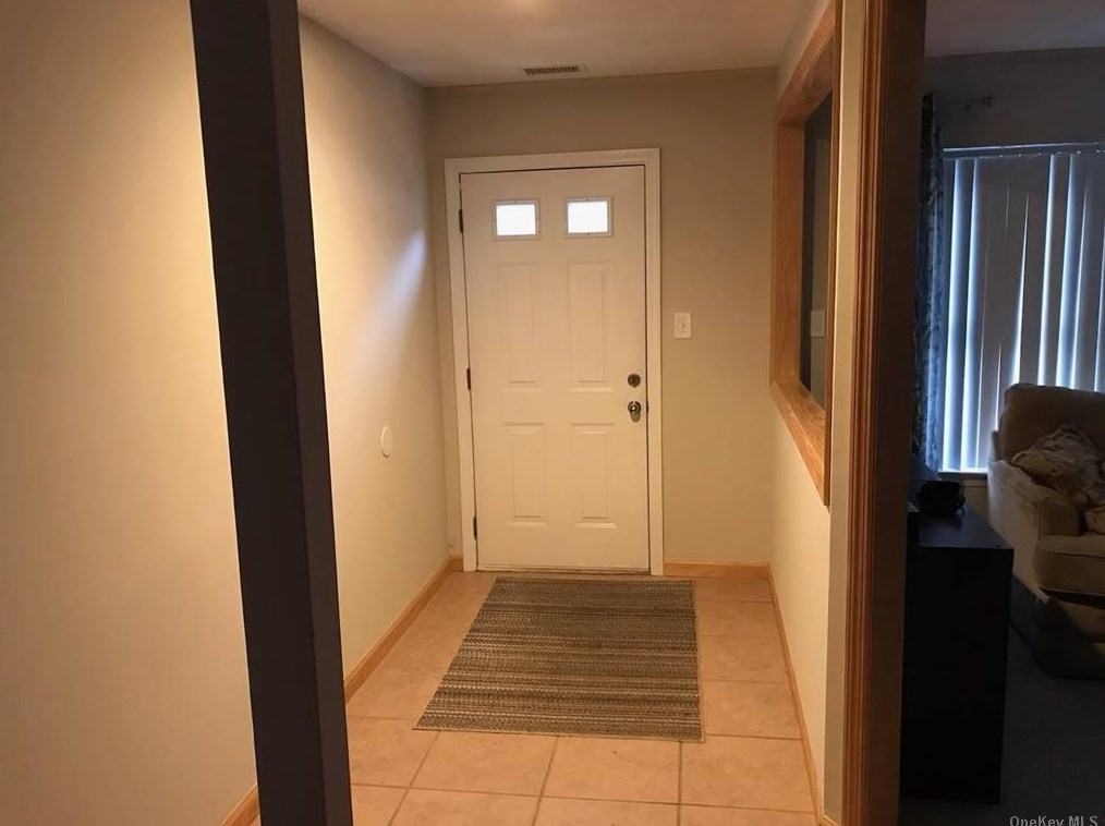 131 Bailey Ct, Middle Island, NY 11953-1304
