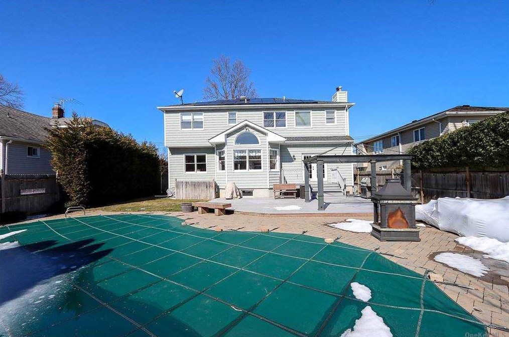 2188 Cameron Ave, North Merrick NY 11566-2222 exterior