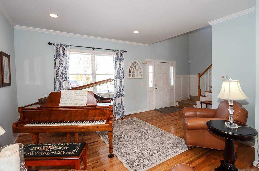 2188 Cameron Ave, North Merrick NY 11566-2222 exterior