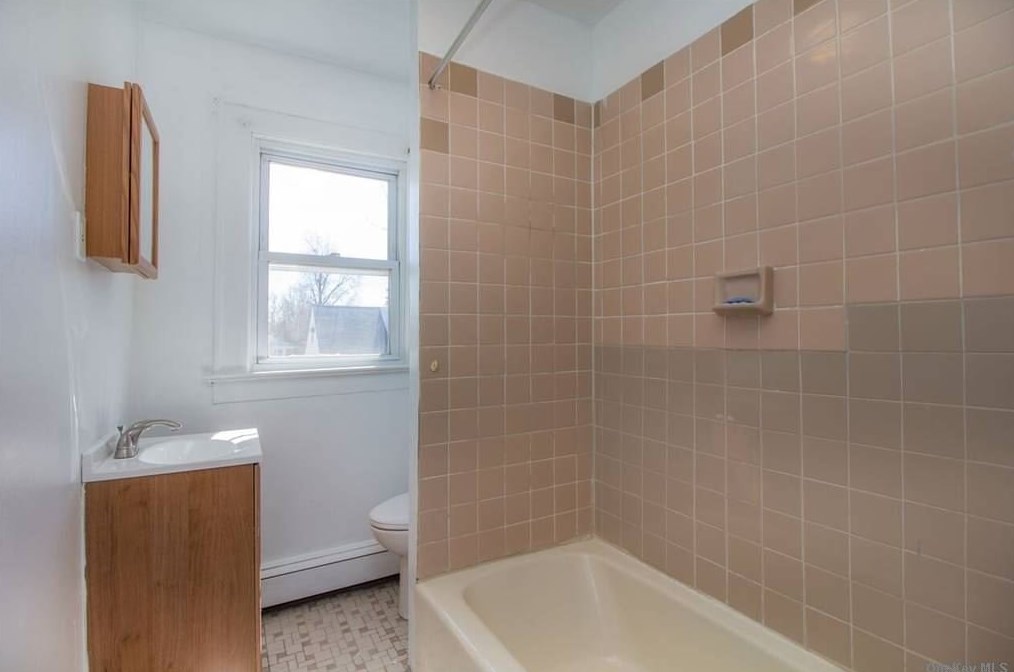 112 Central Ave, Lynbrook NY  11563-1534 exterior