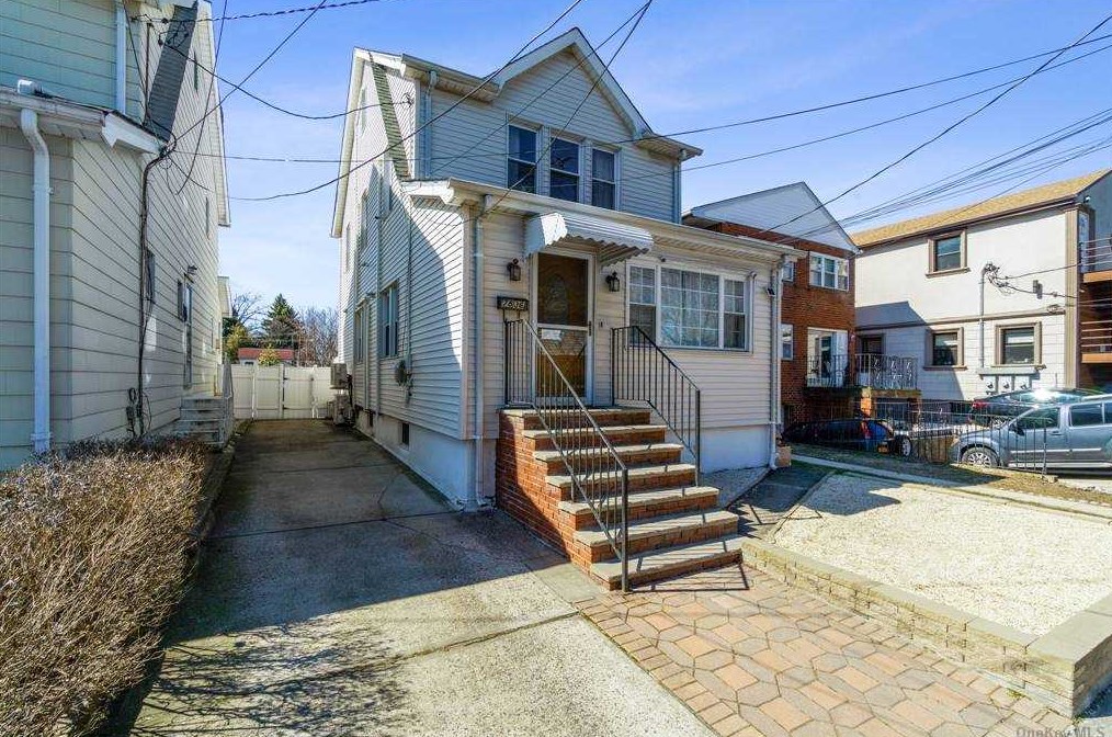 78-36 162nd St, Flushing, NY 11366-2044