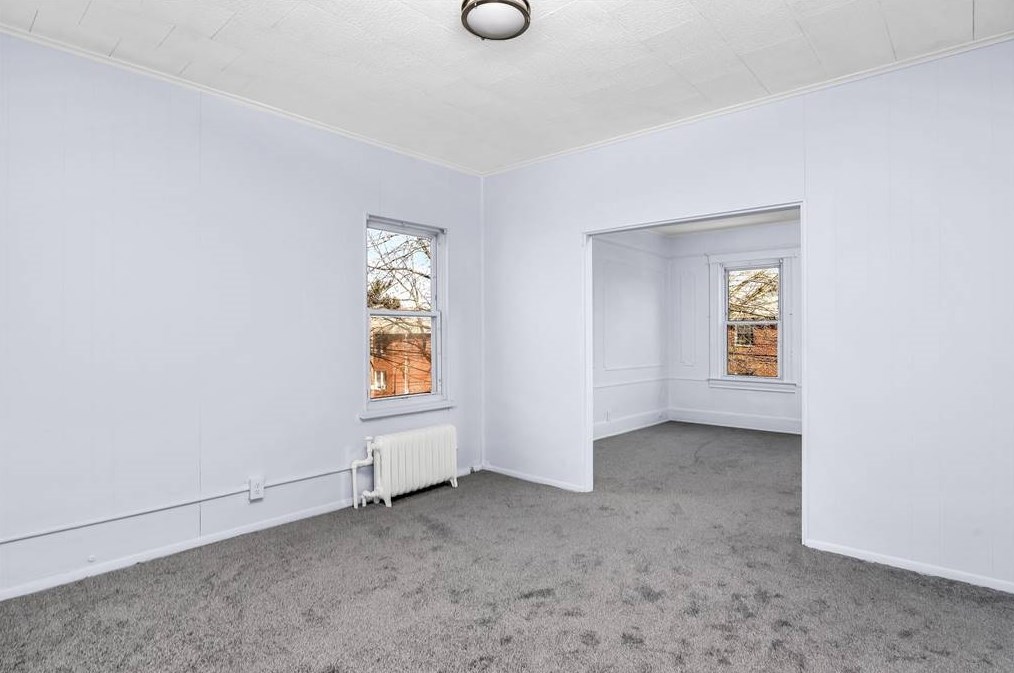 50-06 67th St, Flushing, NY 11377-3777