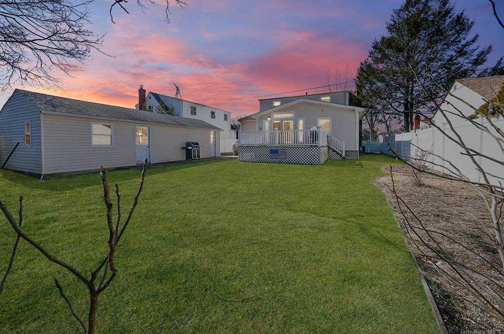 775 Newbridge Rd, North Bellmore, NY 11710