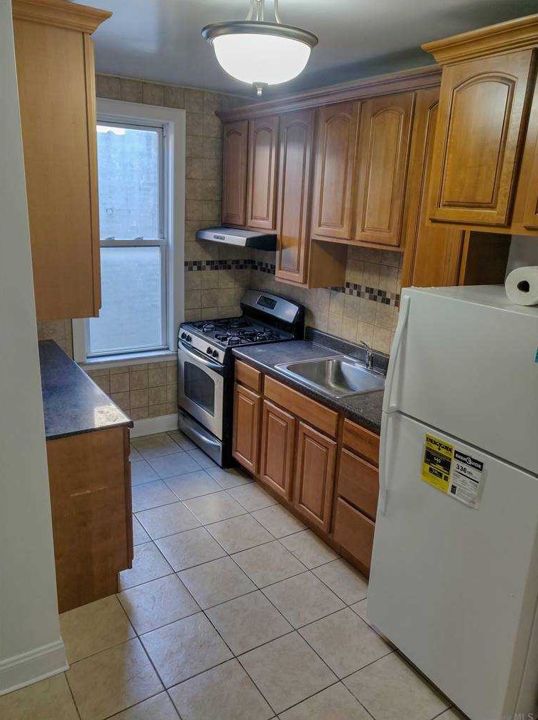 41-43 49th St #1f, Long Island City, NY 11104