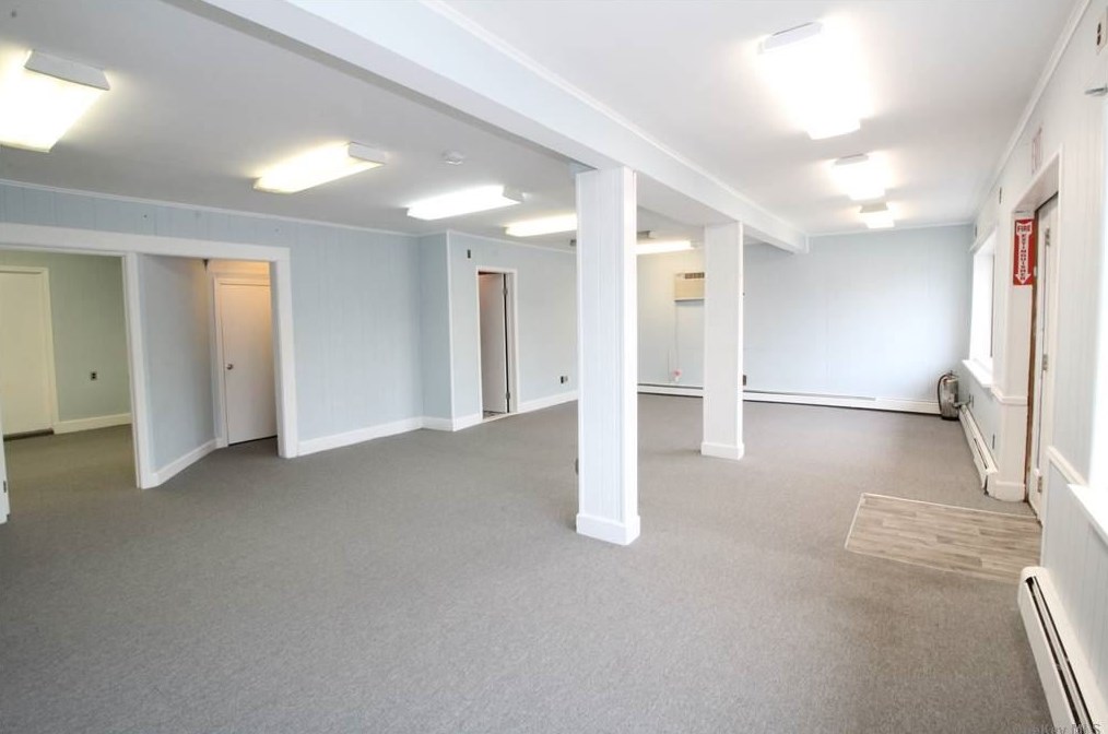 142 Medford Ave, Canaan Lake NY  11772-1208 exterior