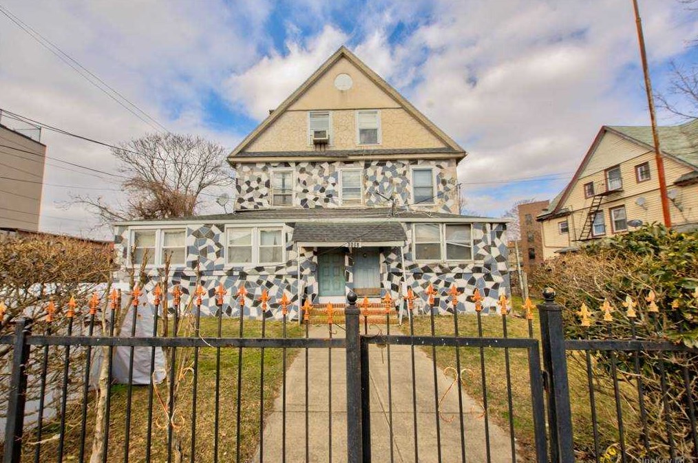 18-20 Gateway Blvd, Far Rockaway, NY 11691