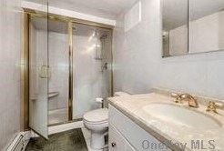 83 Manor Rd, Hunt NY  11743-4838 exterior