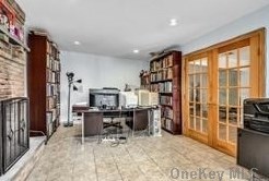 83 Manor Rd, Hunt NY  11743-4838 exterior