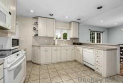 83 Manor Rd, Hunt NY  11743-4838 exterior