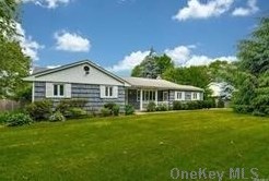 83 Manor Rd, Hunt NY  11743-4838 exterior