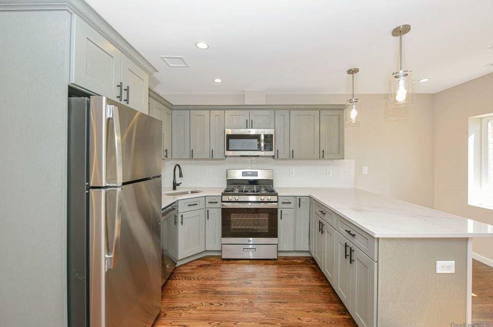 86-29 77 Ave, Flushing NY 11385-7521 exterior