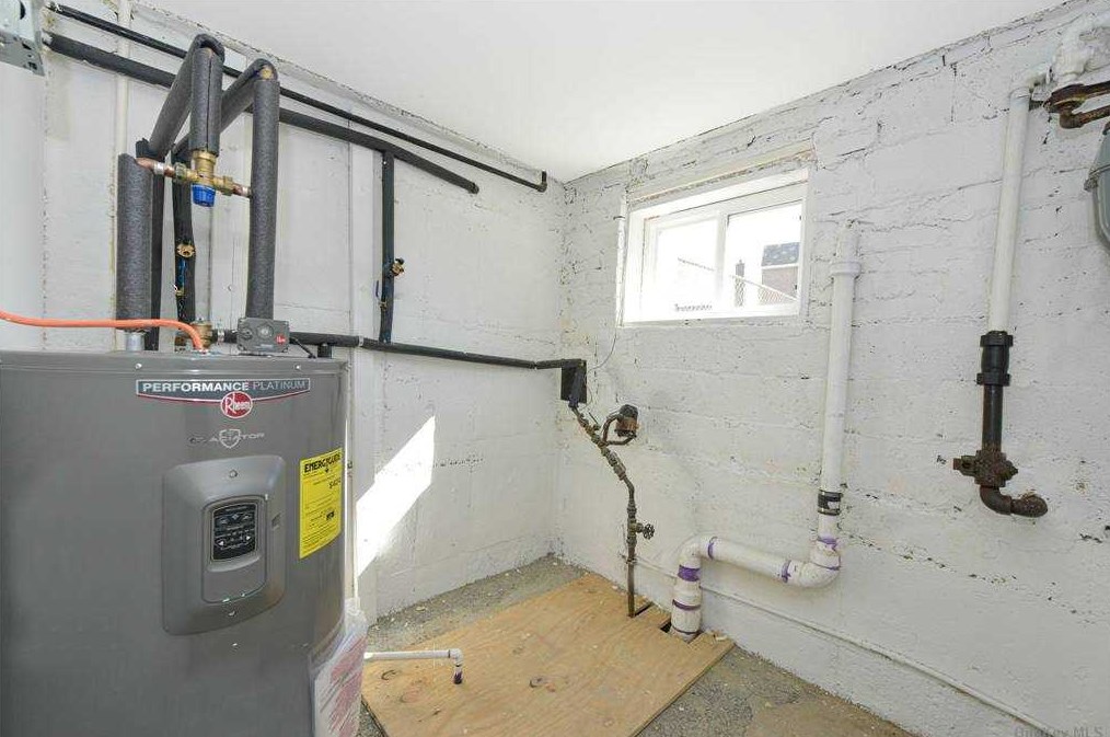 86-29 77 Ave, Flushing NY 11385-7521 exterior