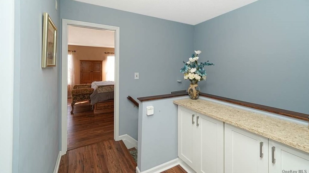 77 Commodore Cir, Prt Jefferson Station NY  11776-2265 exterior